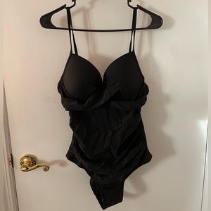 Black one piece swim suit size L Beachsissi